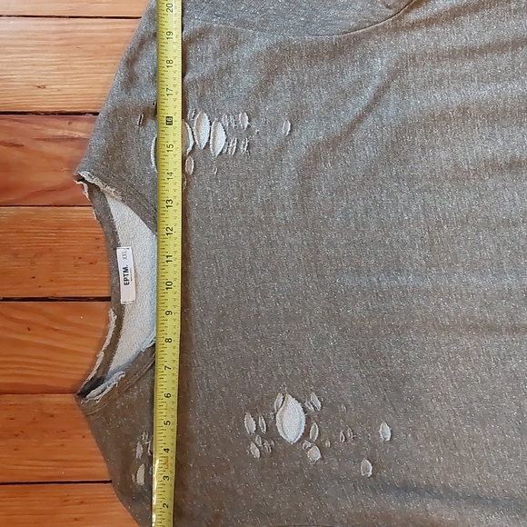 Distressed Sweater - Picture 6 of 6